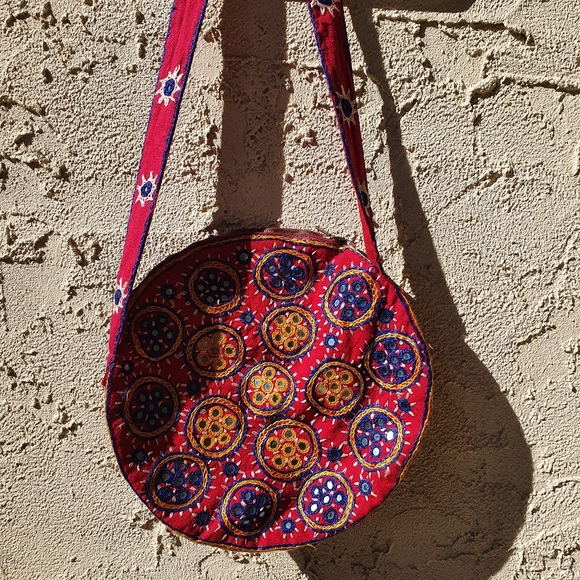 Vintage Woodstock Circle Purse - Picture 1 of 3